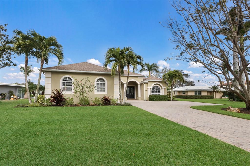 SHAWS POINT - Residential