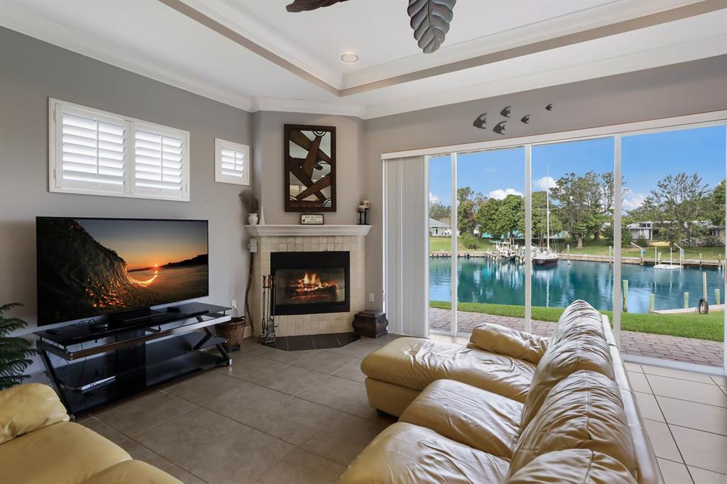 SHAWS POINT - Residential