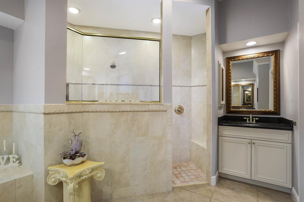 SHAWS POINT - Residential