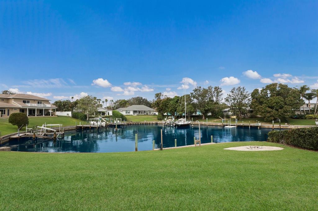 SHAWS POINT - Residential