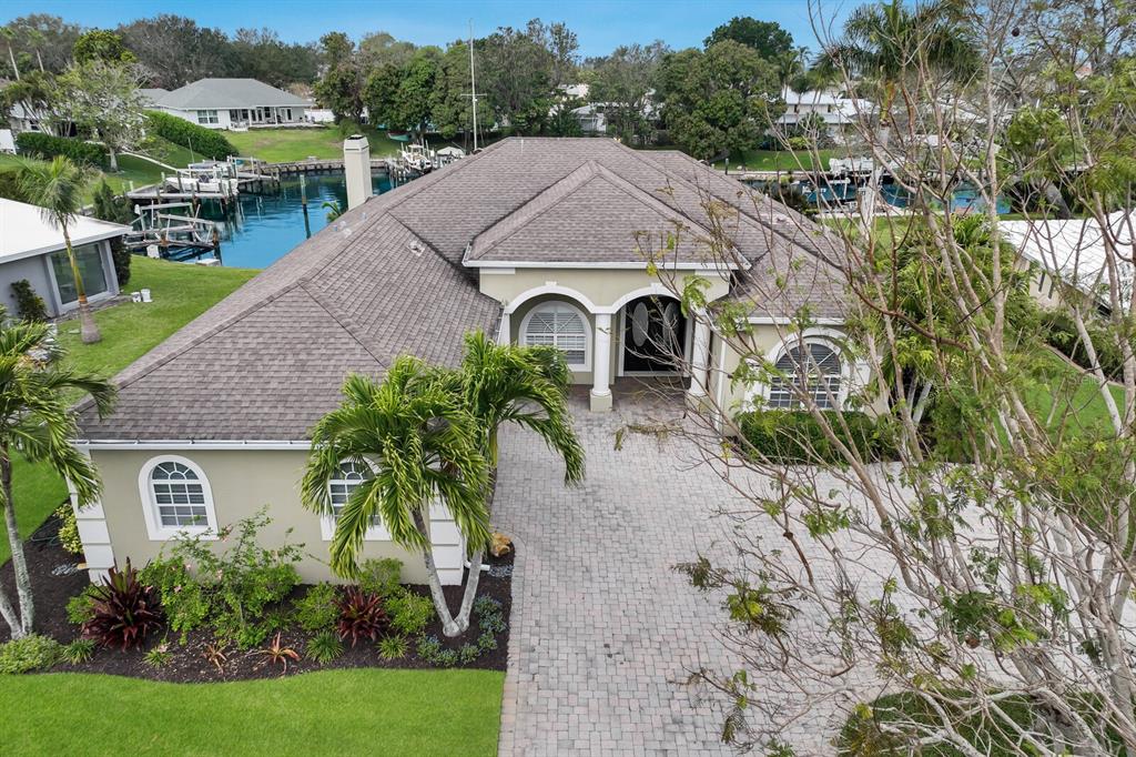 SHAWS POINT - Residential