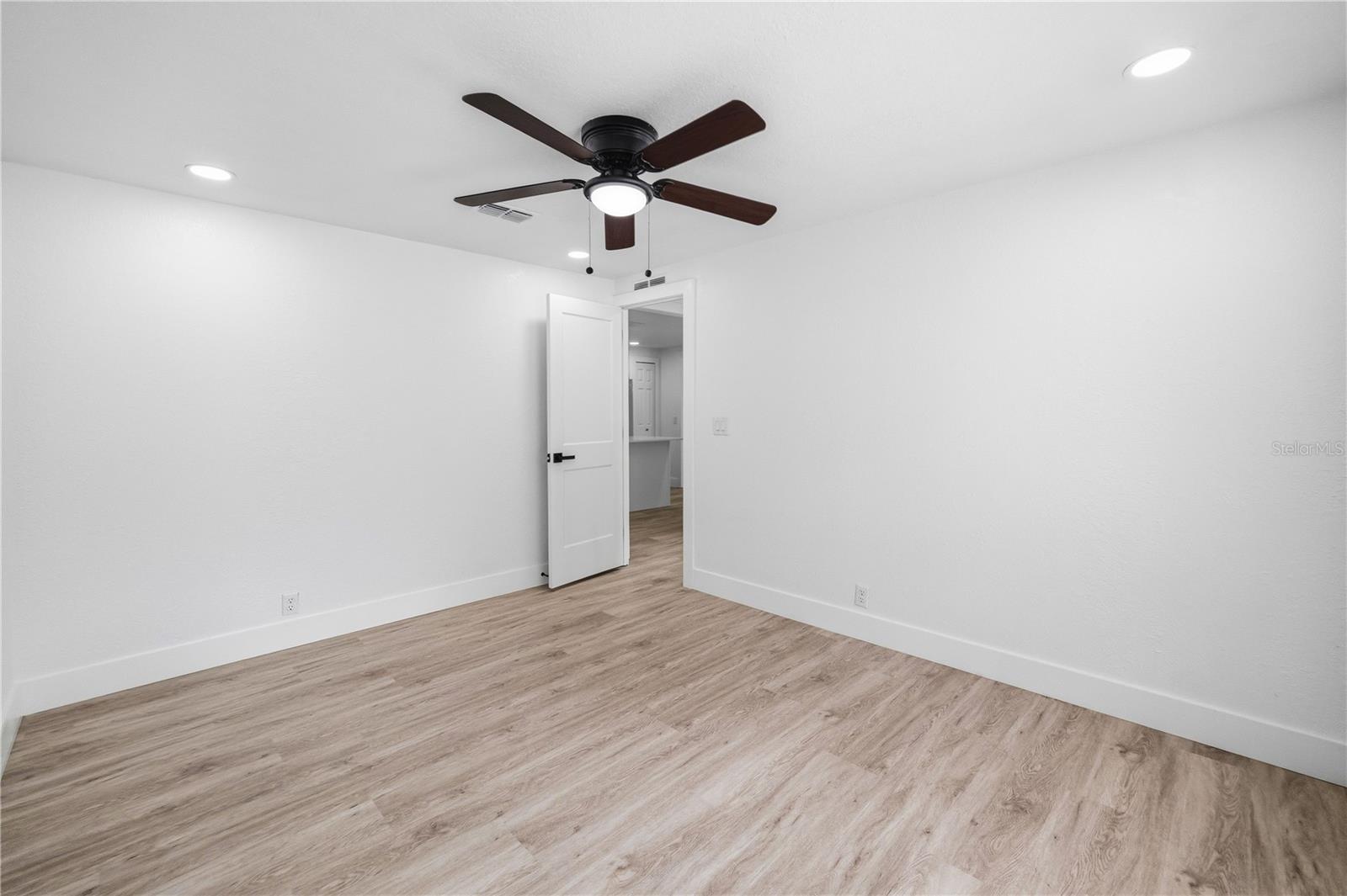 MOON LAKE ESTATES - Residential