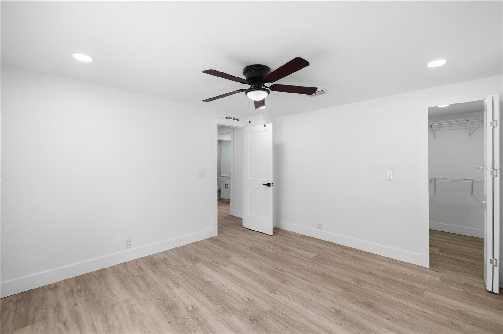 MOON LAKE ESTATES - Residential