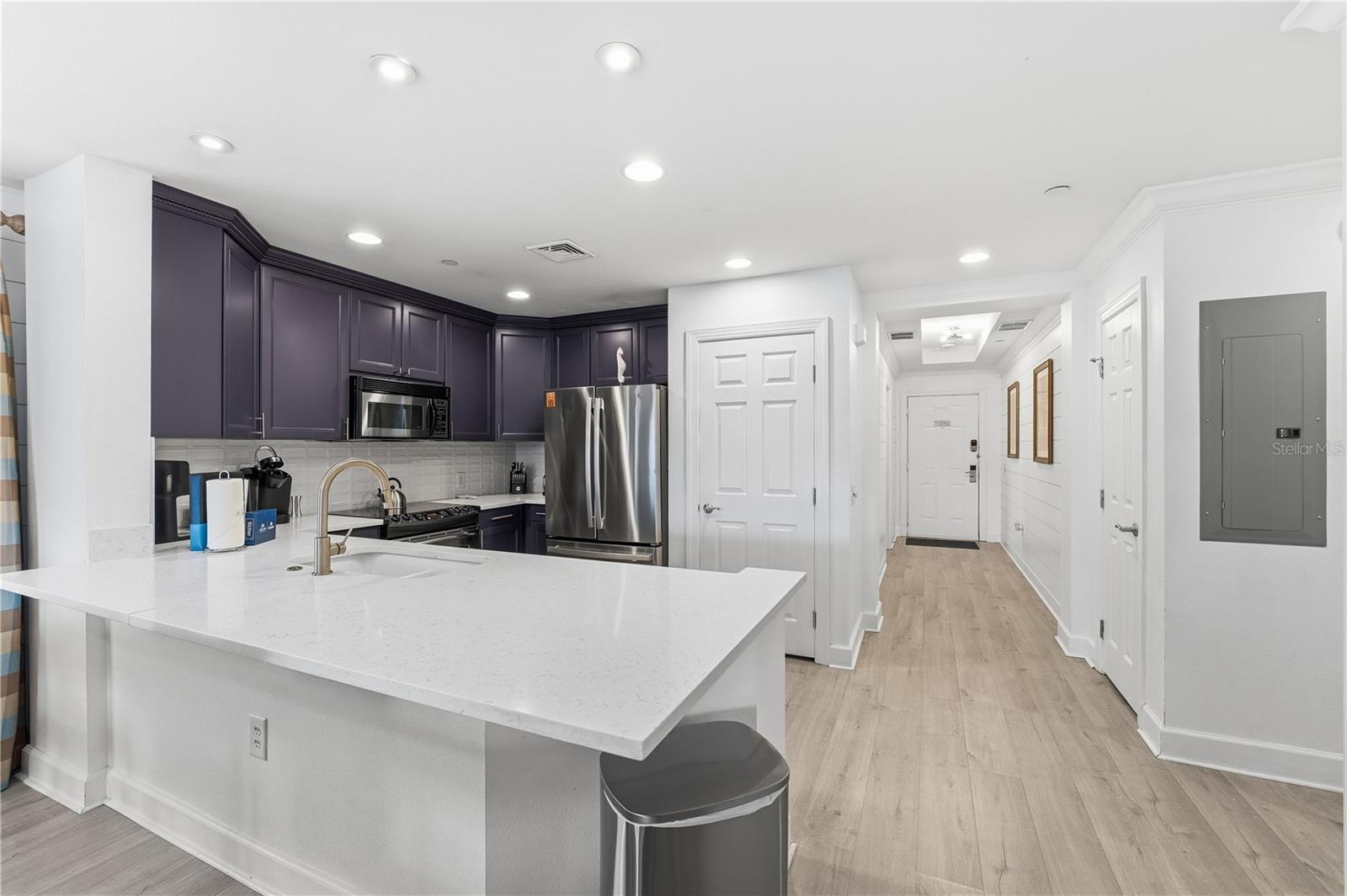 CENTRE COURT RIDGE CONDO PH 3 BLDG C - Residential