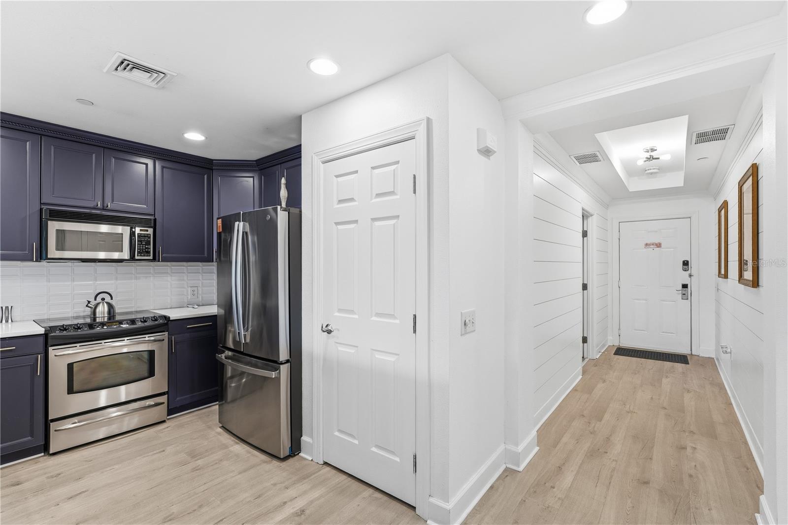 1354 CENTRE COURT RIDGE DRIVE 204