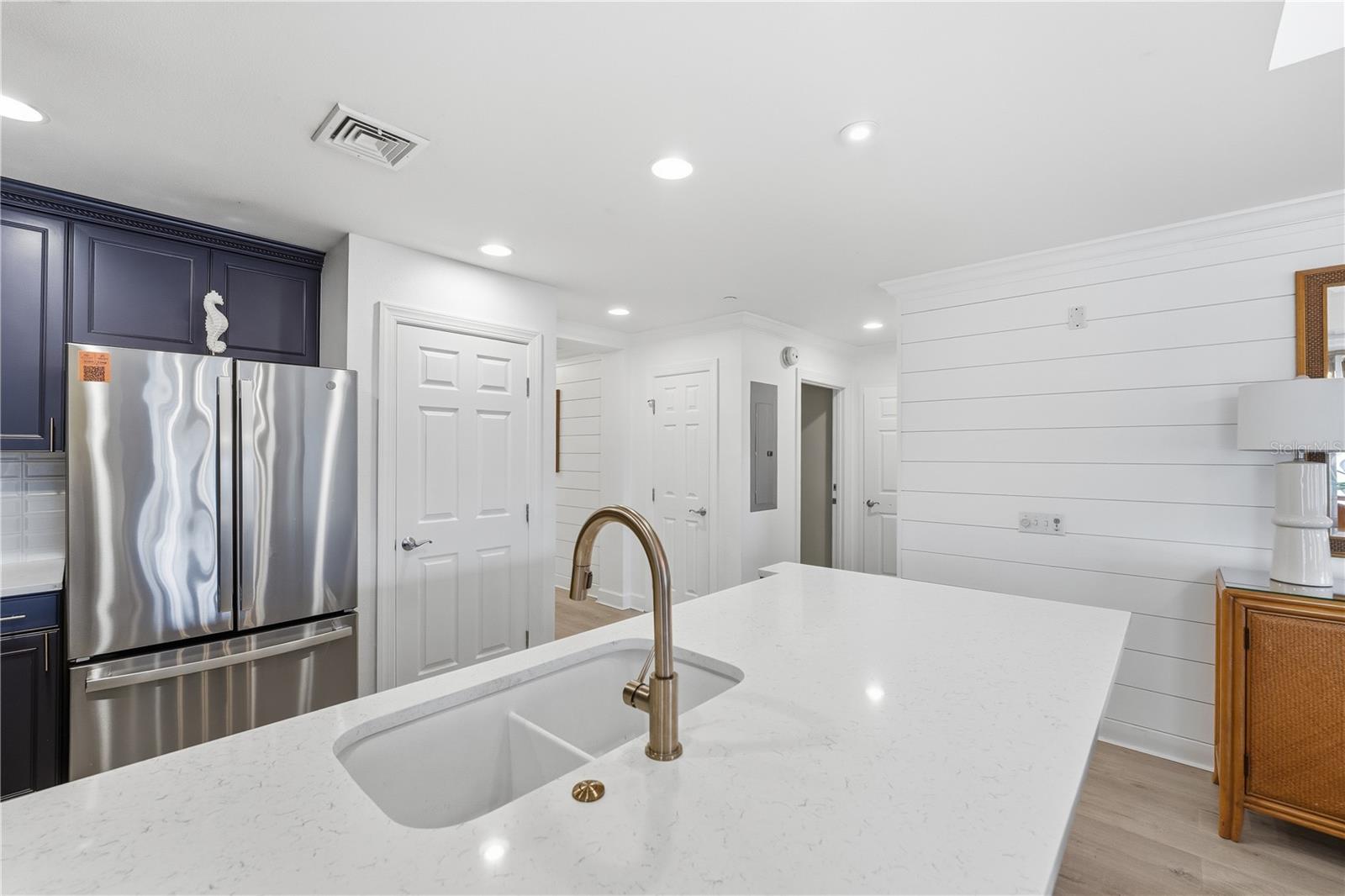 CENTRE COURT RIDGE CONDO PH 3 BLDG C - Residential