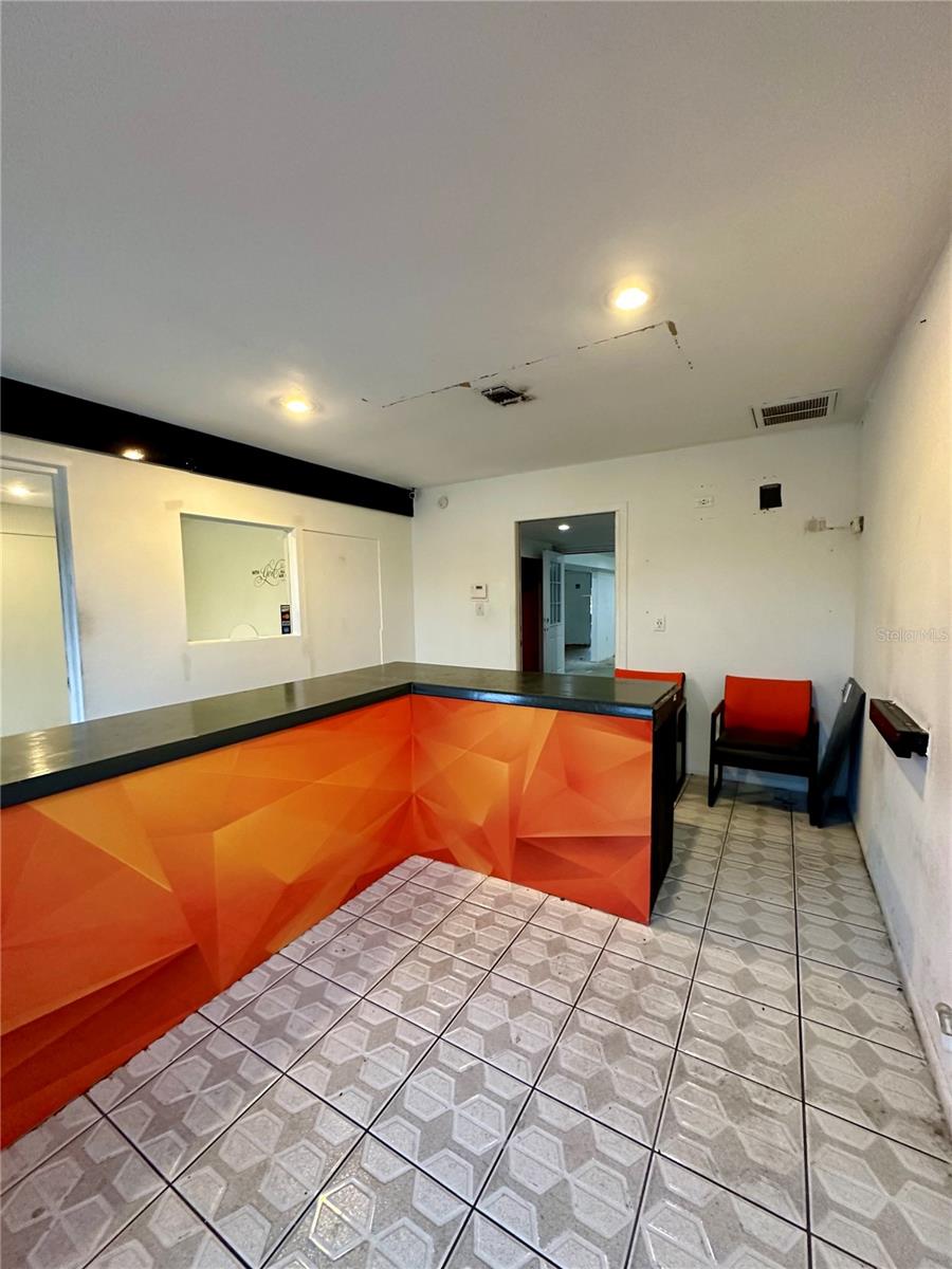 KISSIMMEE EXECUTIVE PARK - Commercial Lease
