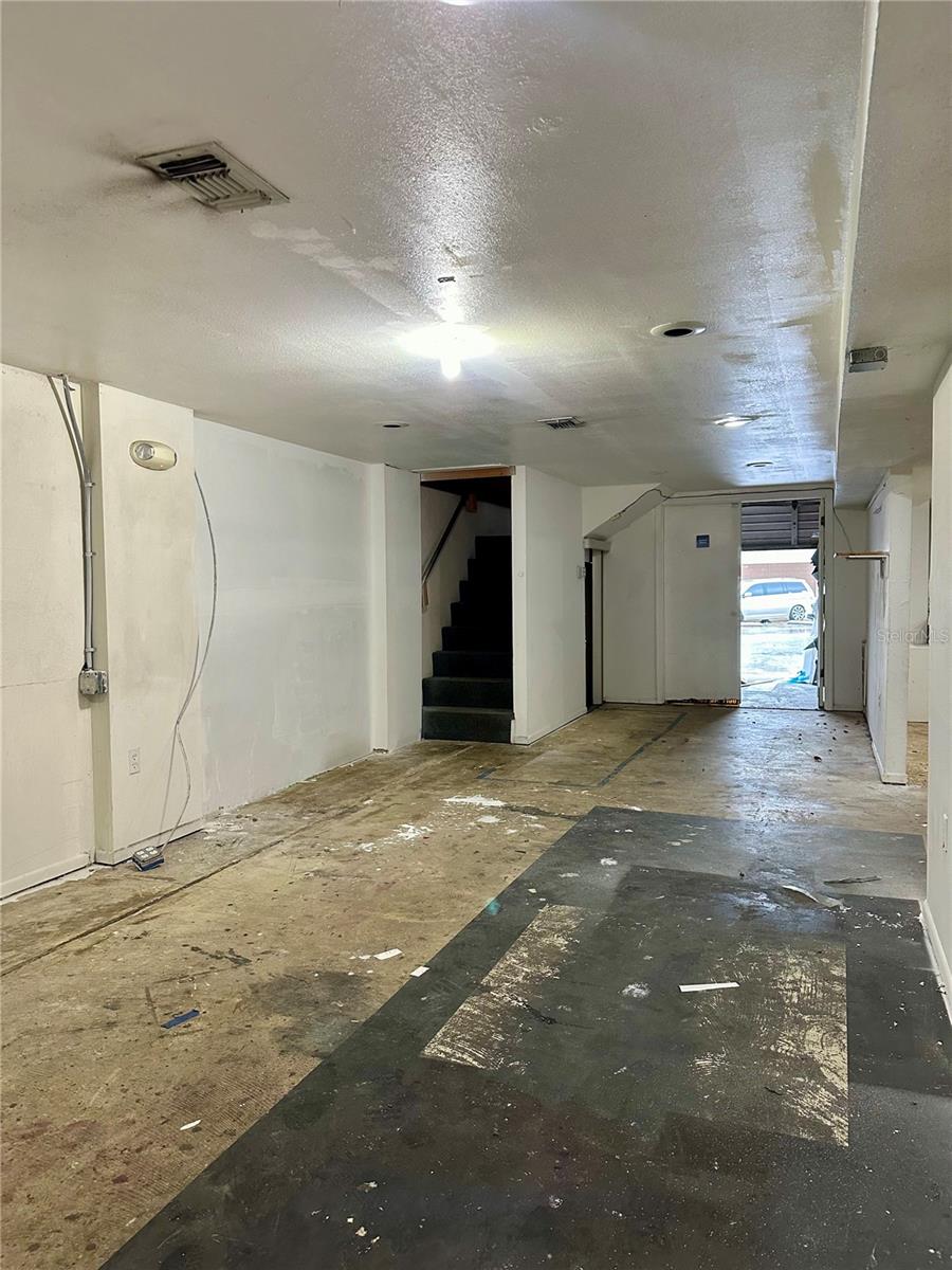 KISSIMMEE EXECUTIVE PARK - Commercial Lease