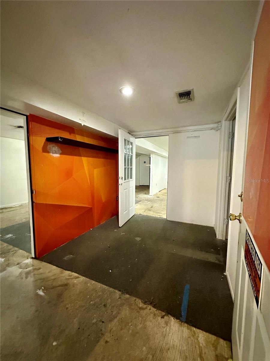 KISSIMMEE EXECUTIVE PARK - Commercial Lease