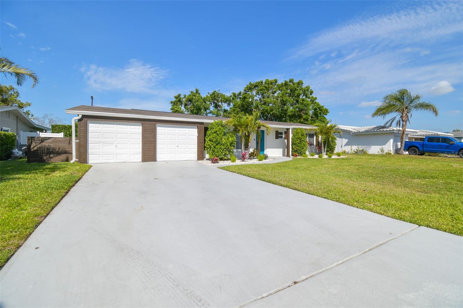 3922 FONTAINEBLEAU DRIVE