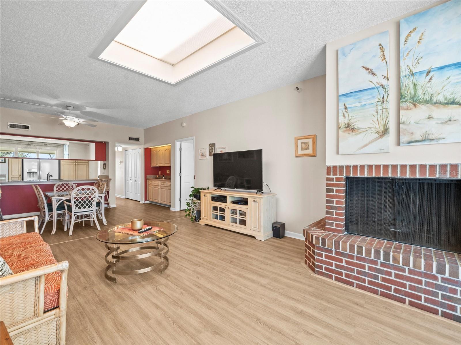 DOLPHIN REEF CONDO - Residential