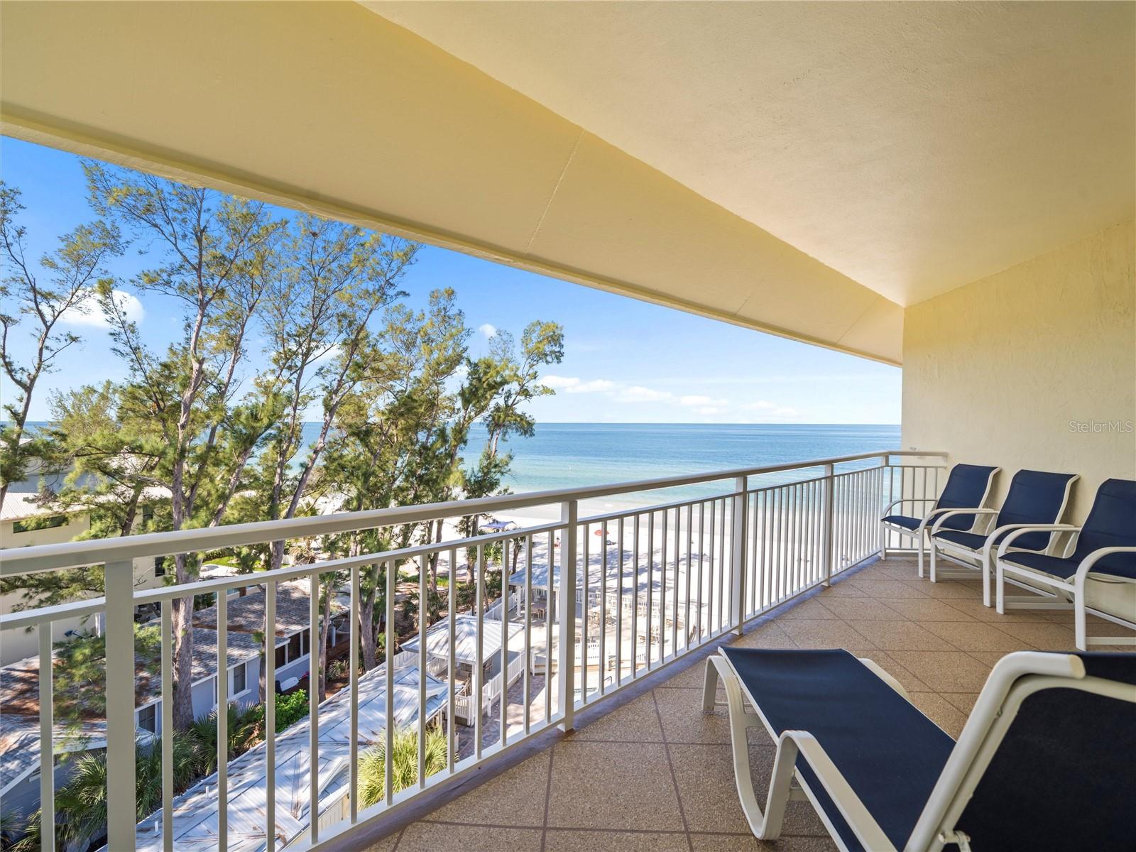 DOLPHIN REEF CONDO - Residential
