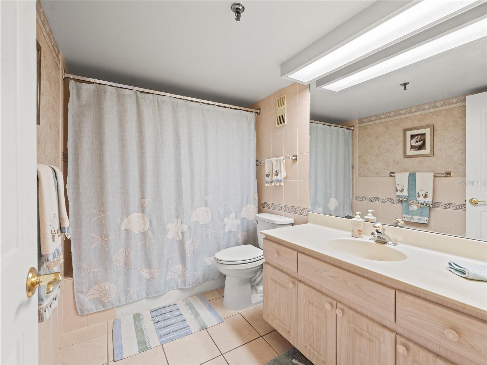 DOLPHIN REEF CONDO - Residential
