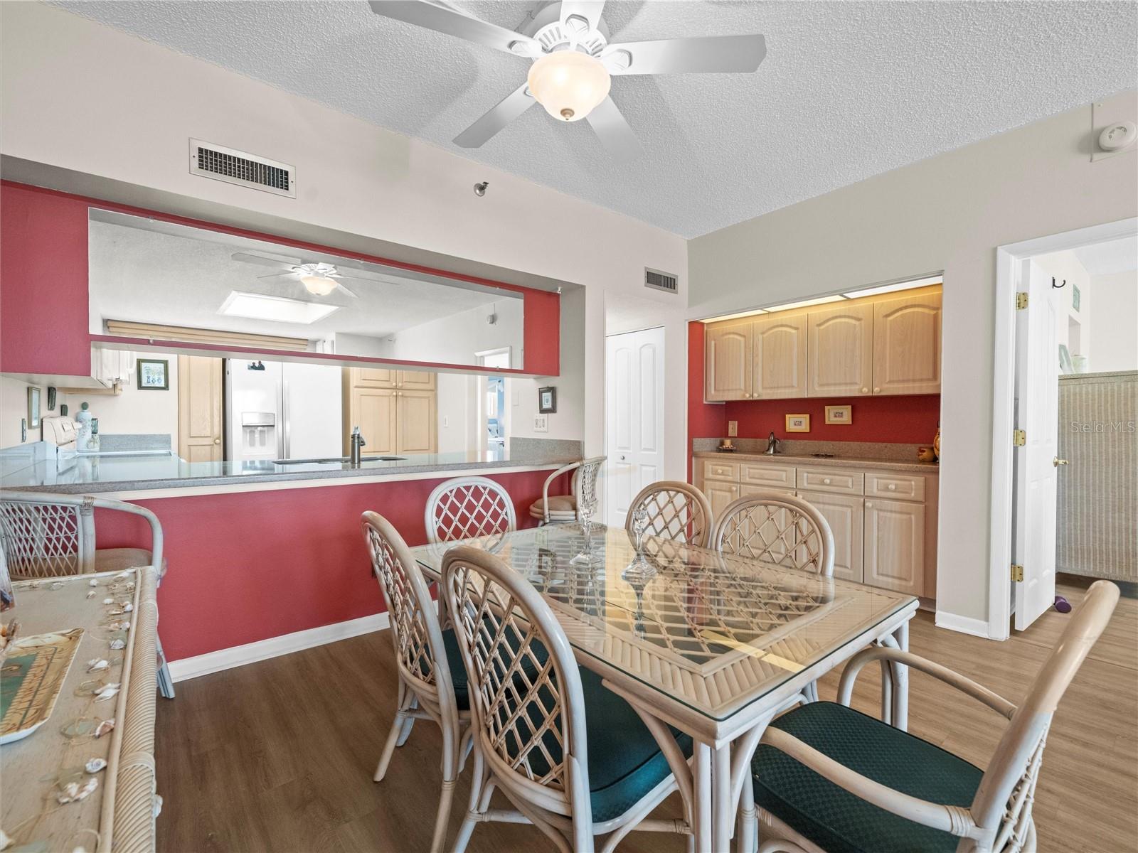 DOLPHIN REEF CONDO - Residential