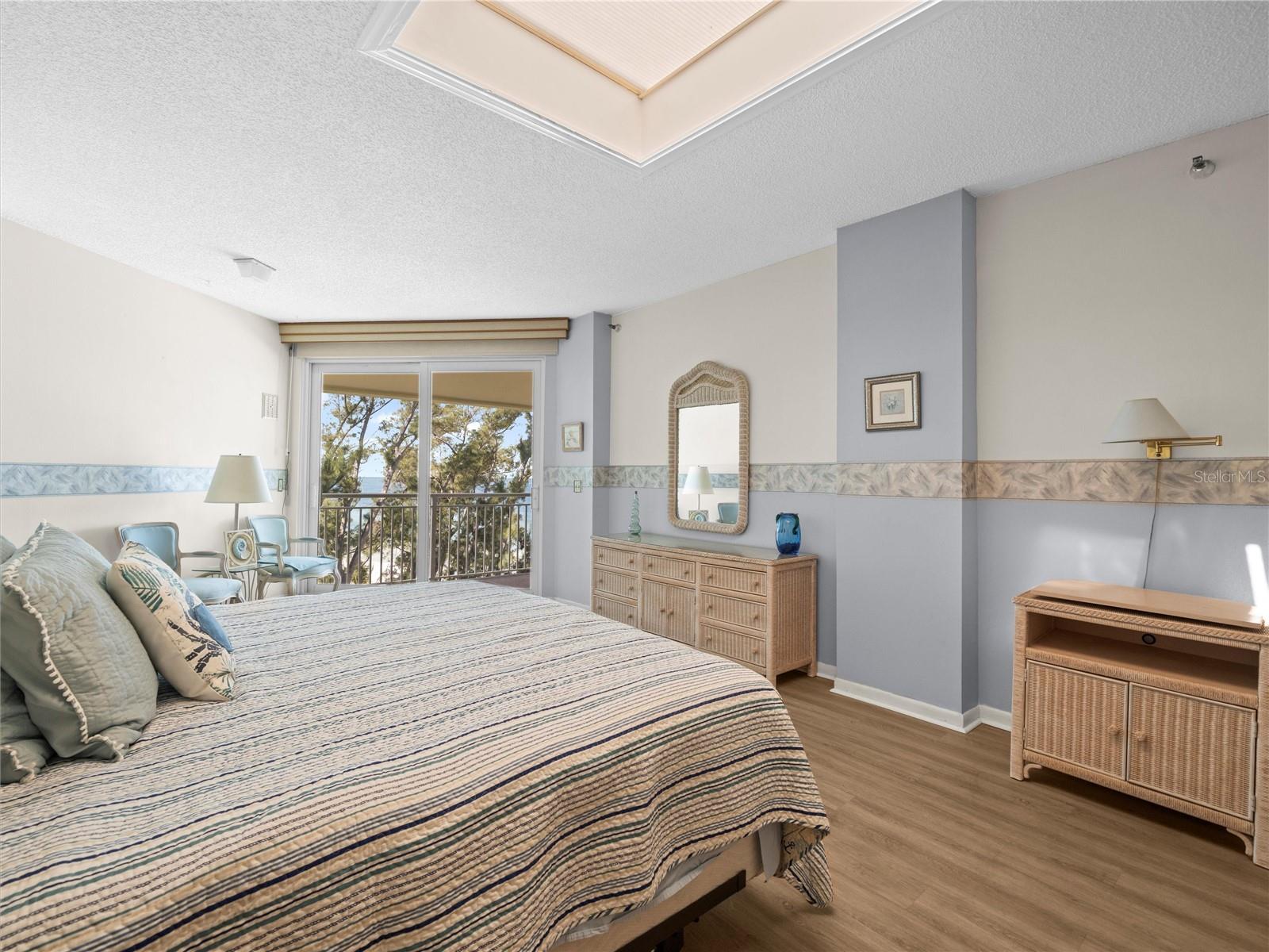 DOLPHIN REEF CONDO - Residential