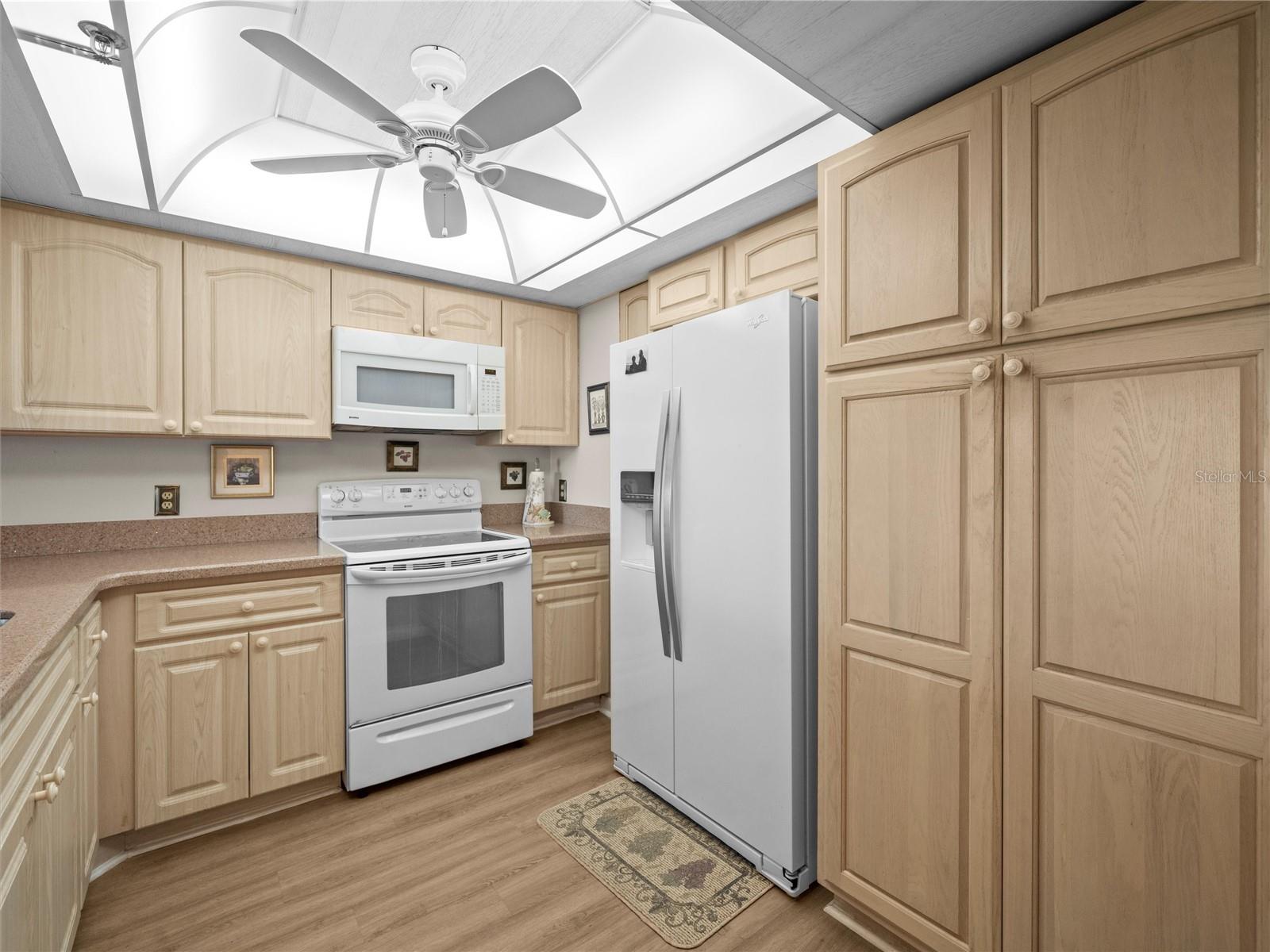 DOLPHIN REEF CONDO - Residential
