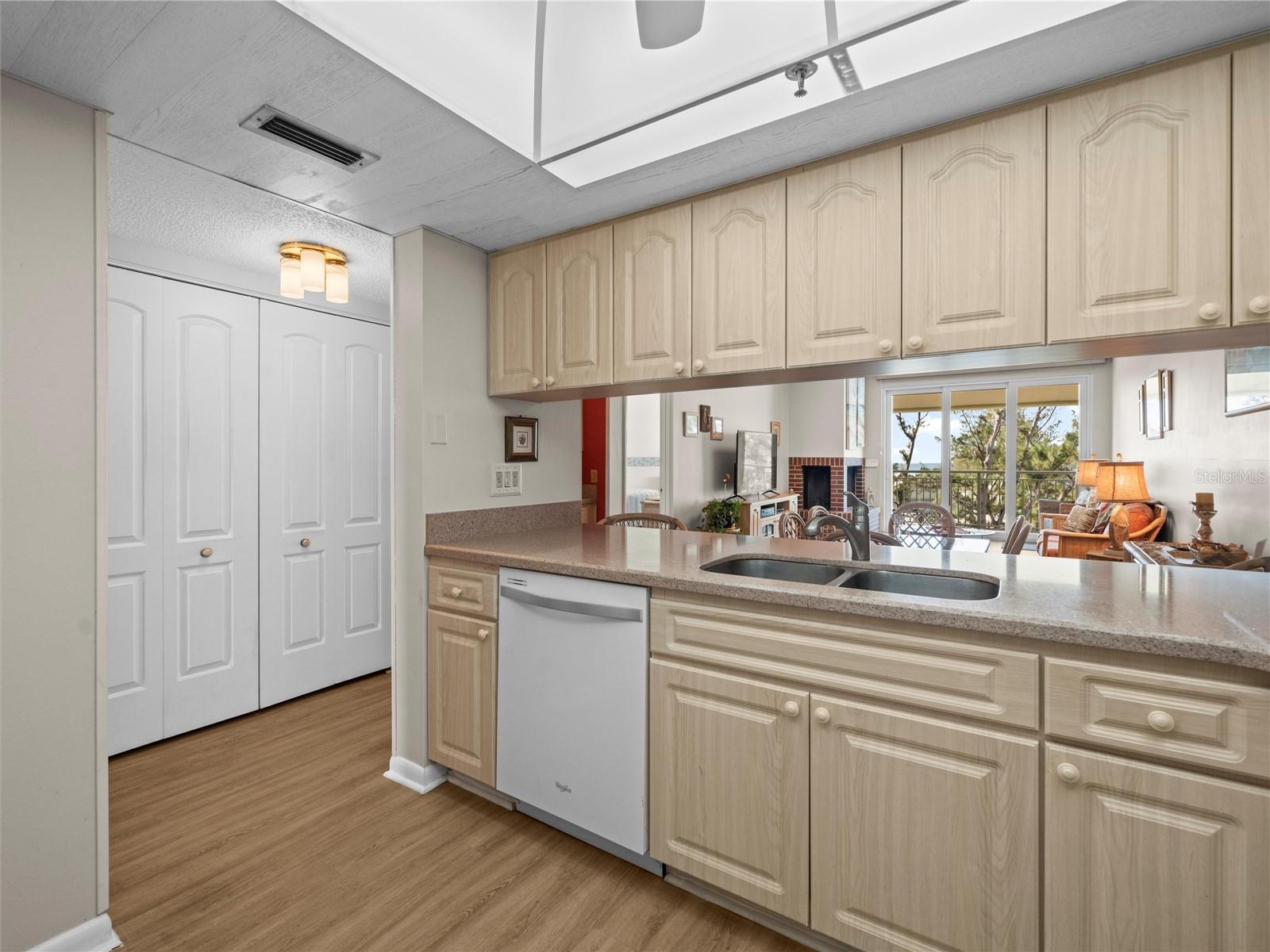 DOLPHIN REEF CONDO - Residential