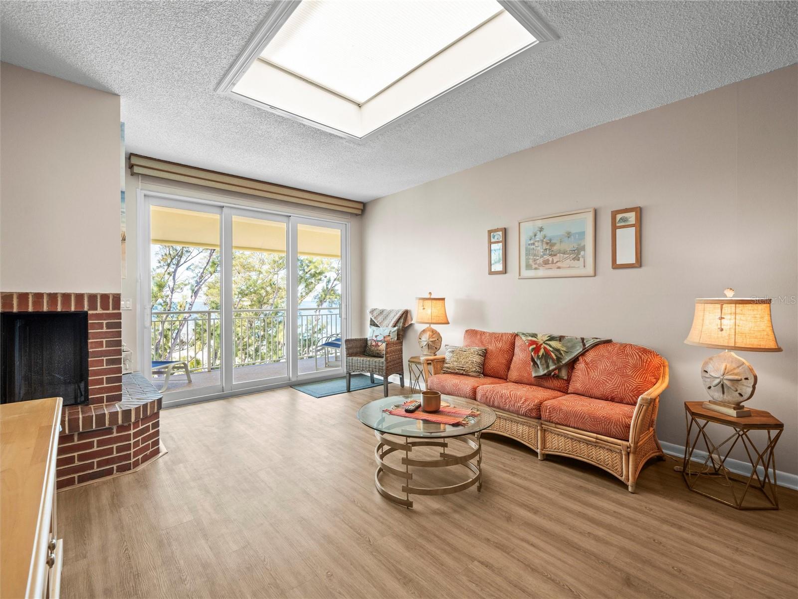 DOLPHIN REEF CONDO - Residential