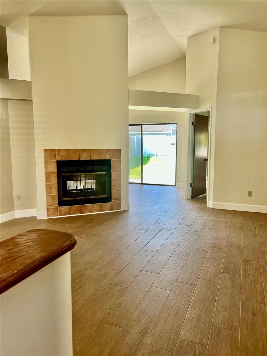 ALAFAYA WOODS PH 18 - Residential Lease