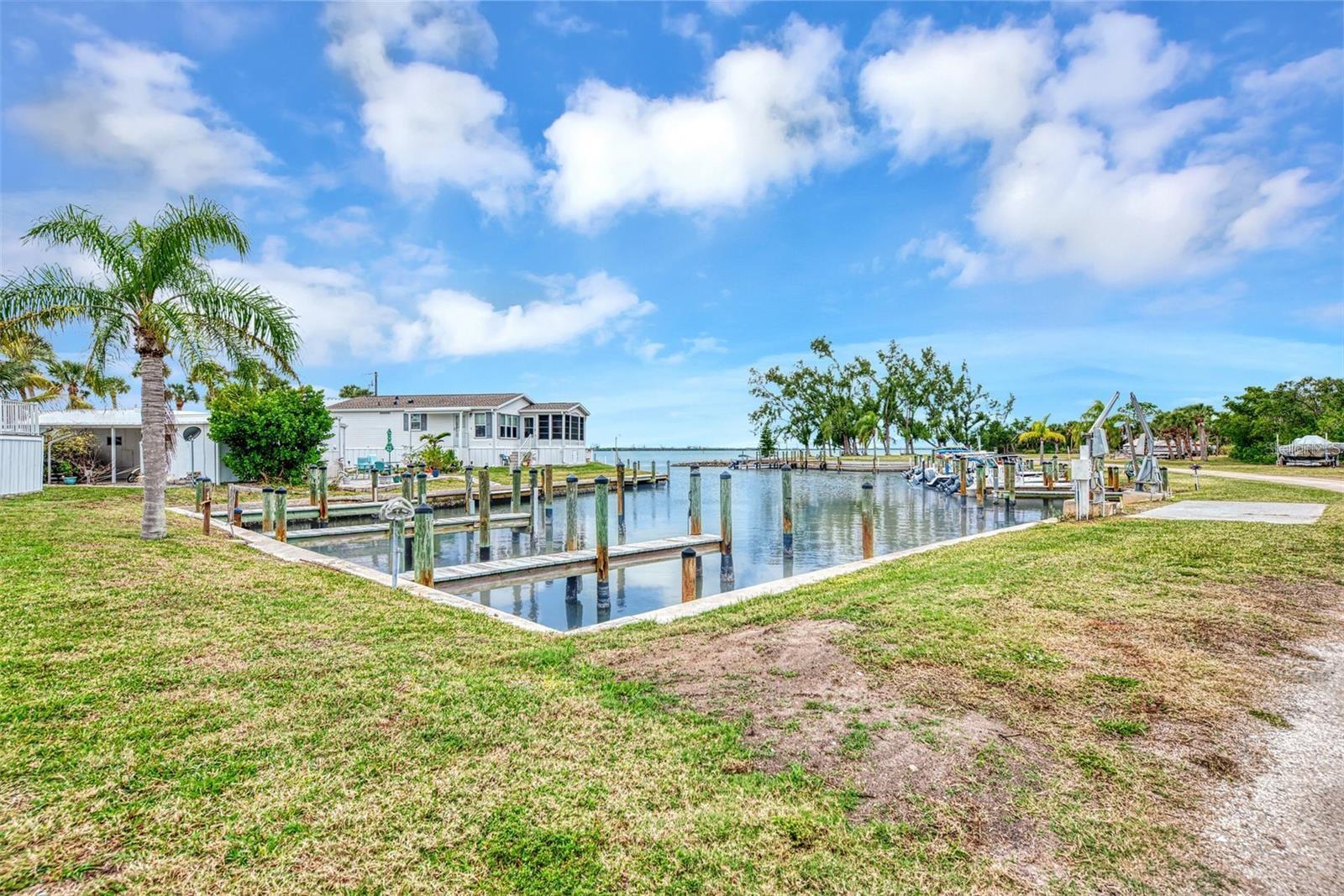 PARK POINTE MOB HME VLGE - Land