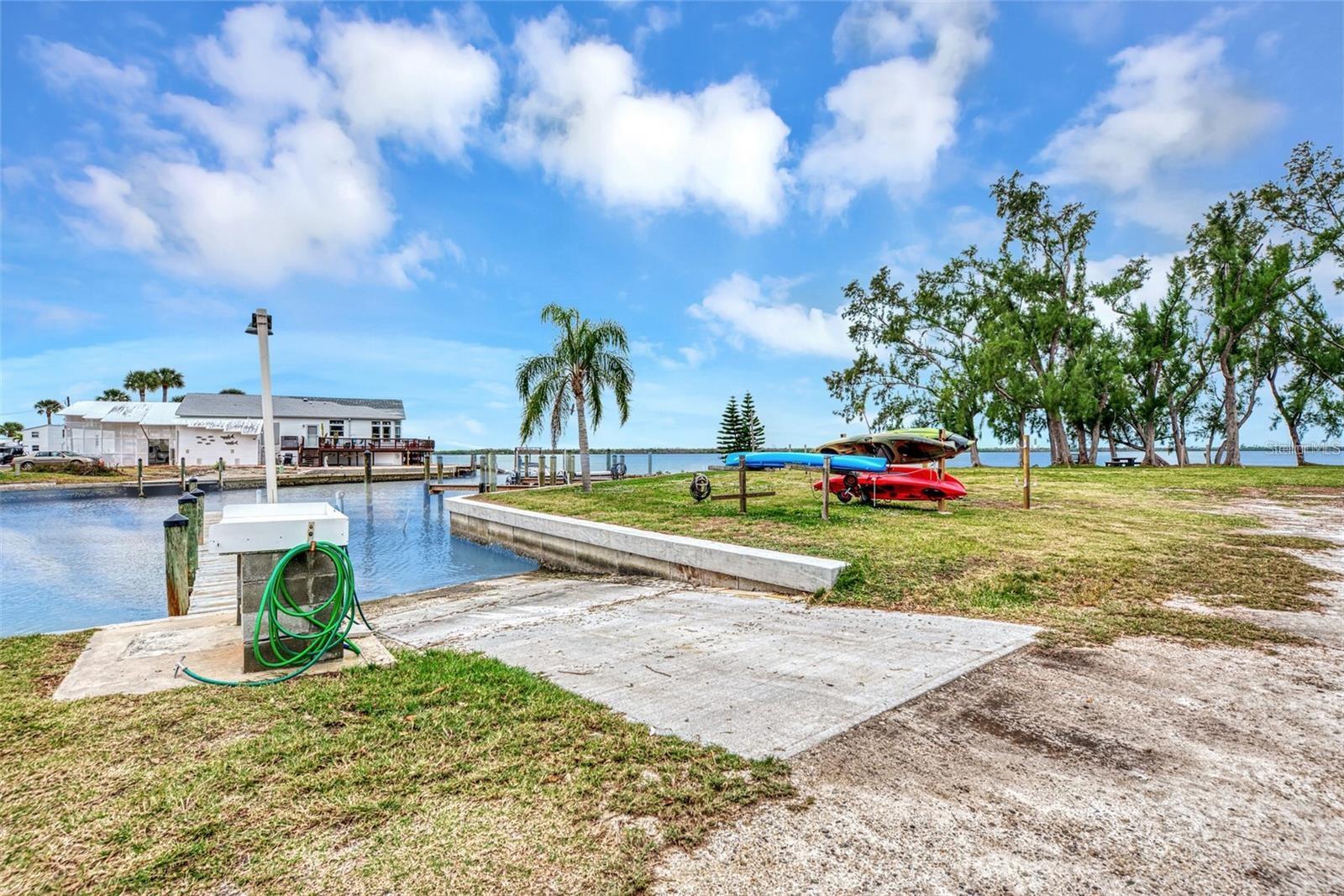 PARK POINTE MOB HME VLGE - Land