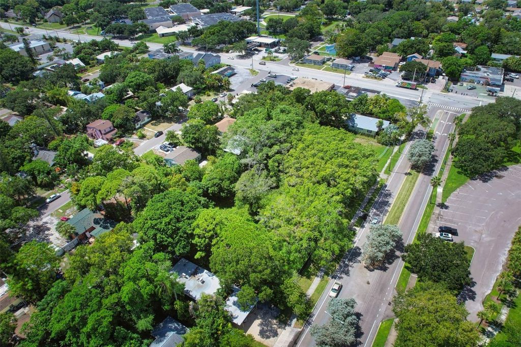 Photo of 430 39th Avenue S, St Petersburg, FL 33705 (MLS # TB8442231)