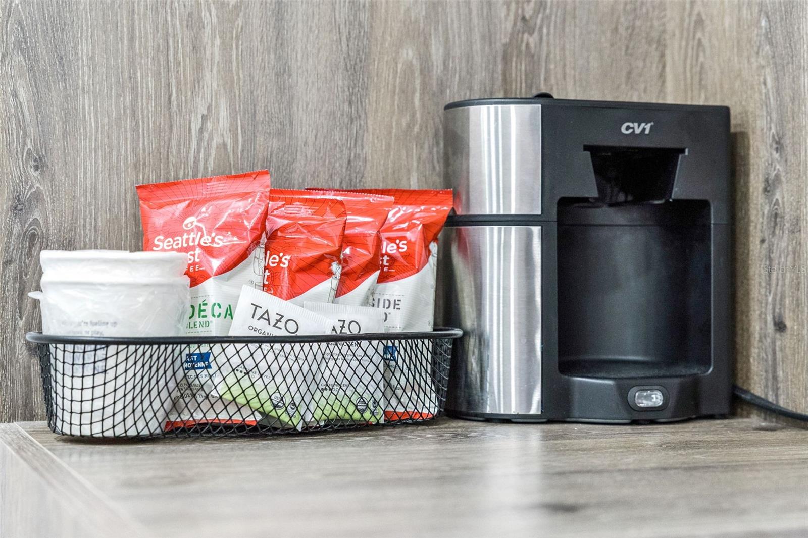 GREENPOINT ESSENTIAL HOTEL CONDO - Residential