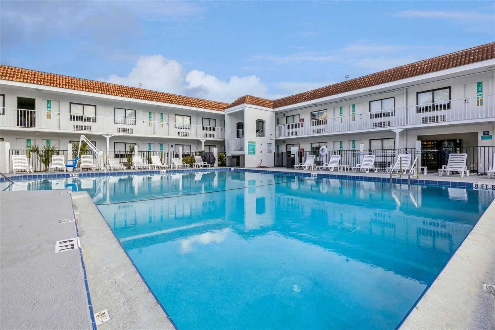 GREENPOINT ESSENTIAL HOTEL CONDO - Residential