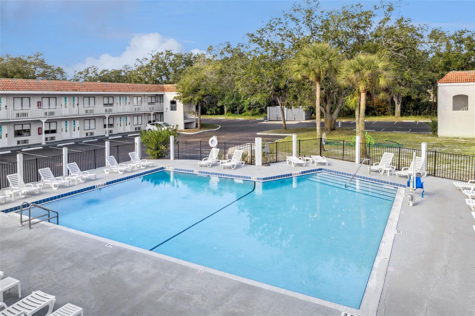 GREENPOINT ESSENTIAL HOTEL CONDO - Residential