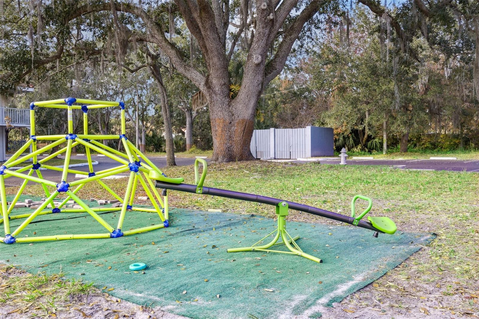 GREENPOINT ESSENTIAL HOTEL CONDO - Residential