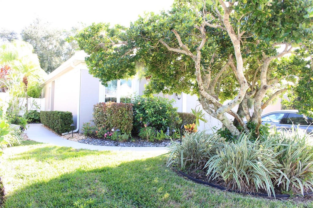 Photo of 5043 88th Street E, Bradenton, FL 34211 (MLS # O6453252)