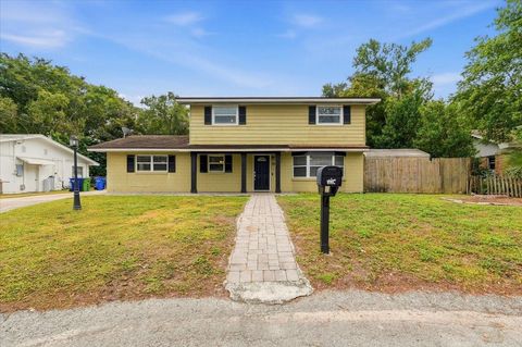 Photo of 660 Avenue N SE, Winter Haven, FL 33880 (MLS # L4958197)