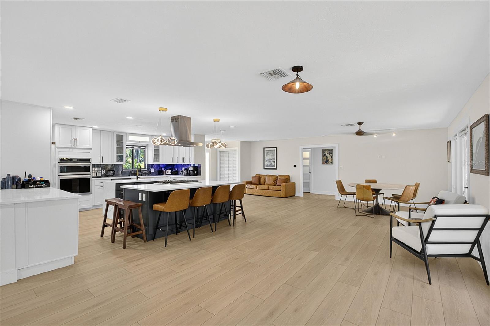 BAY ISLAND PARK - Residential