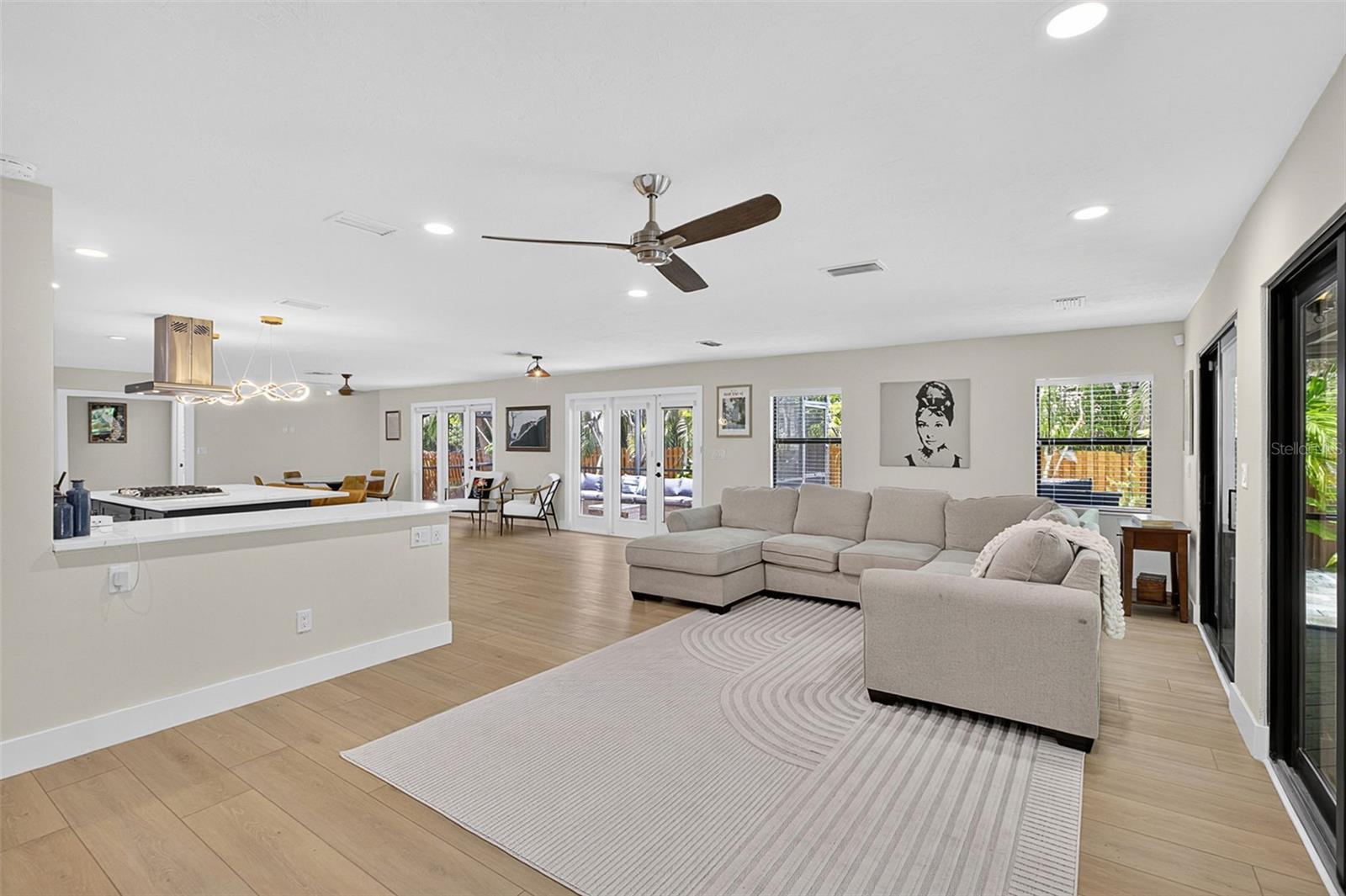 BAY ISLAND PARK - Residential