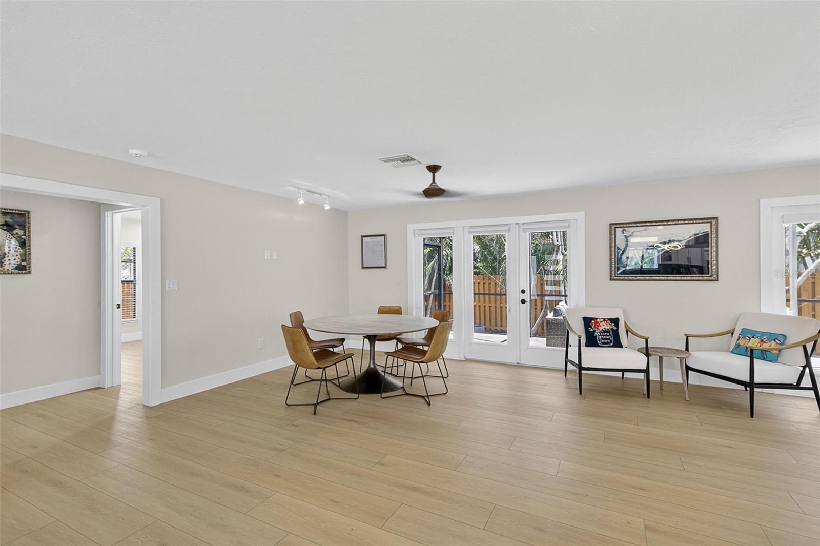 BAY ISLAND PARK - Residential