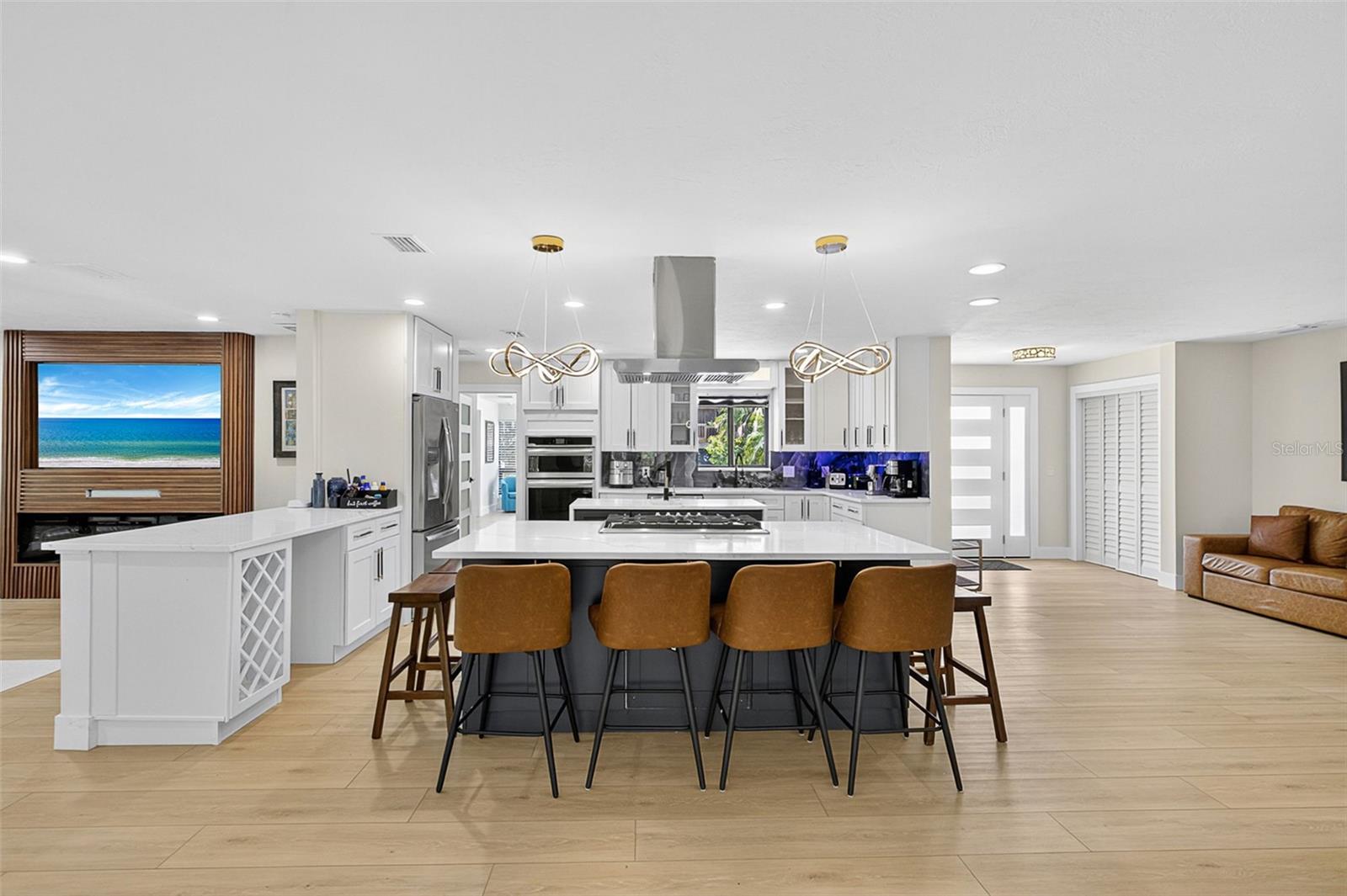 BAY ISLAND PARK - Residential