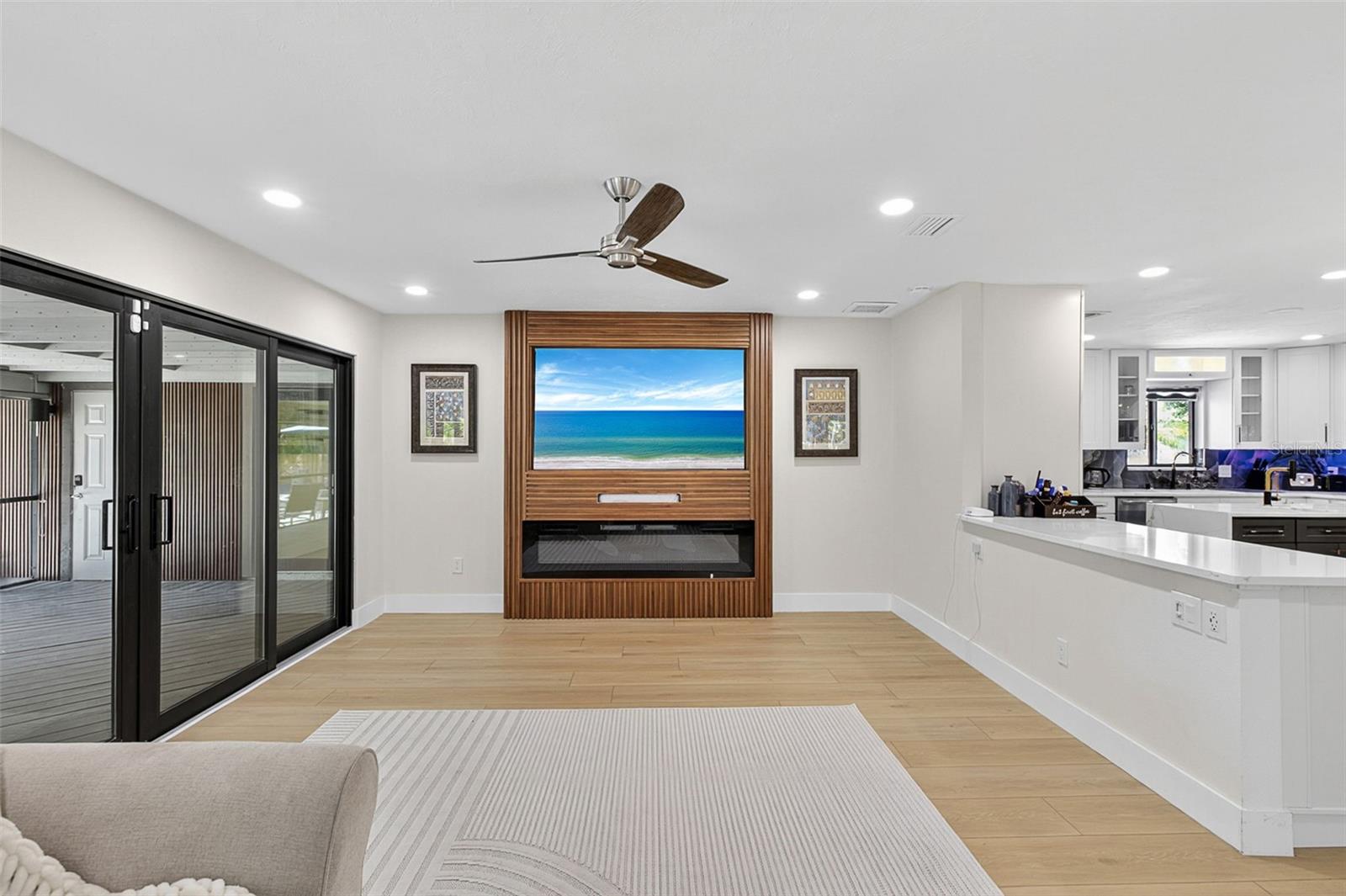 BAY ISLAND PARK - Residential