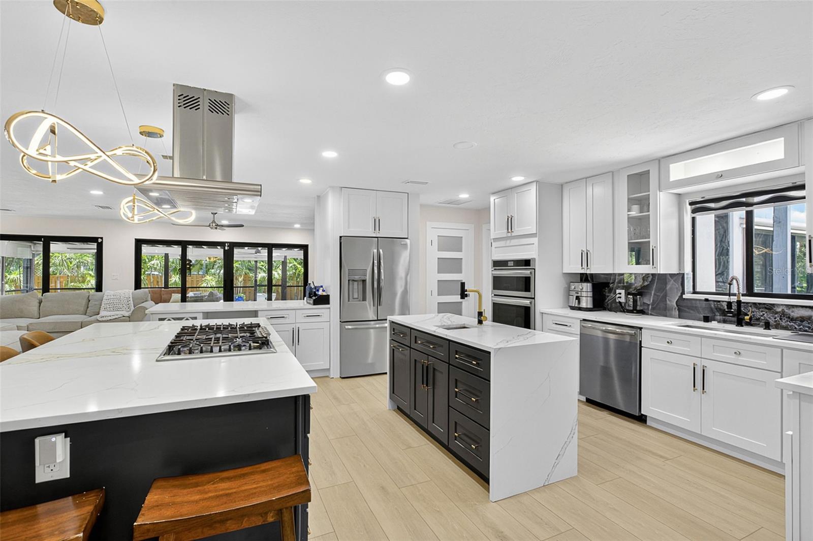 BAY ISLAND PARK - Residential