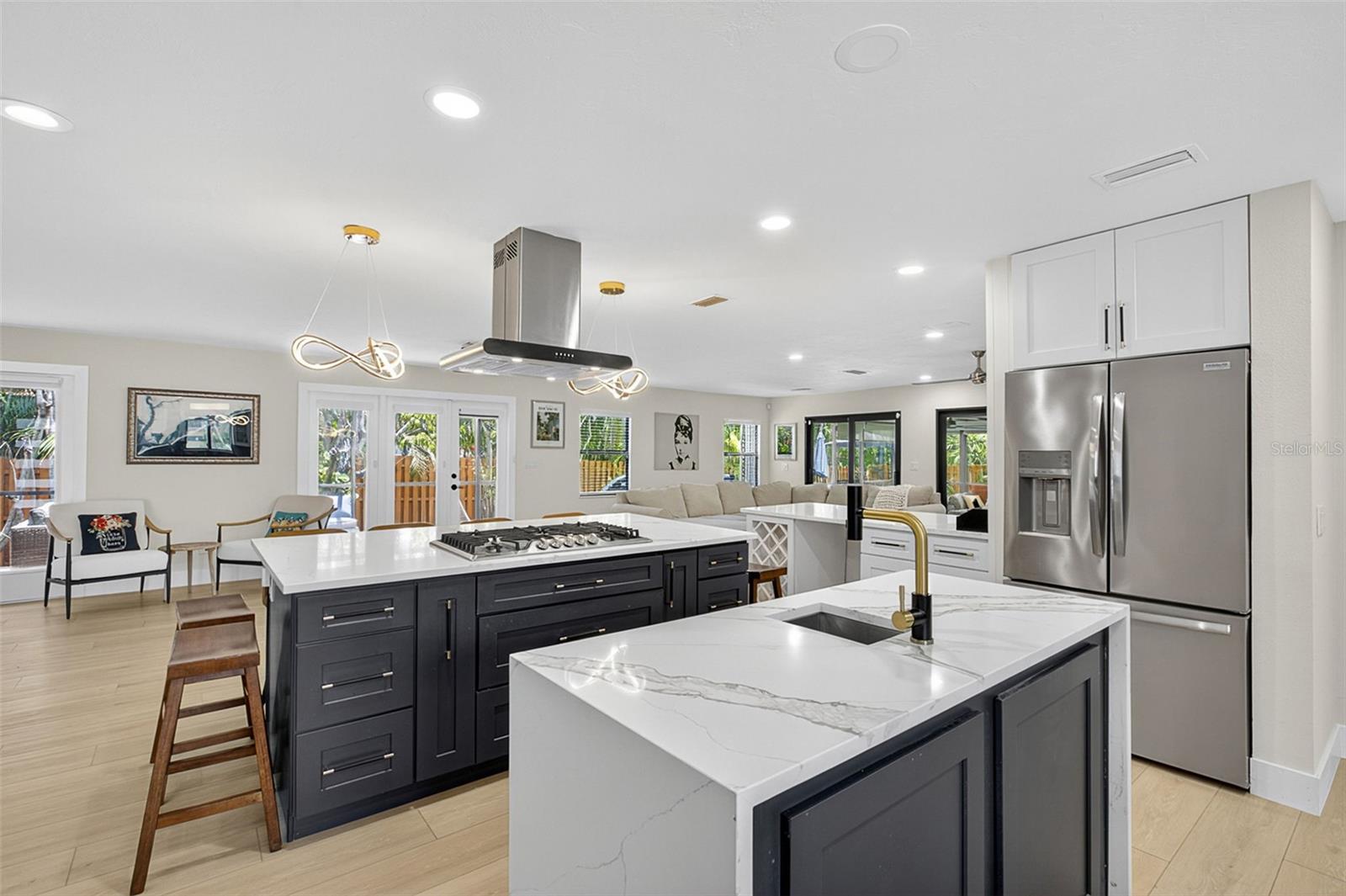 BAY ISLAND PARK - Residential