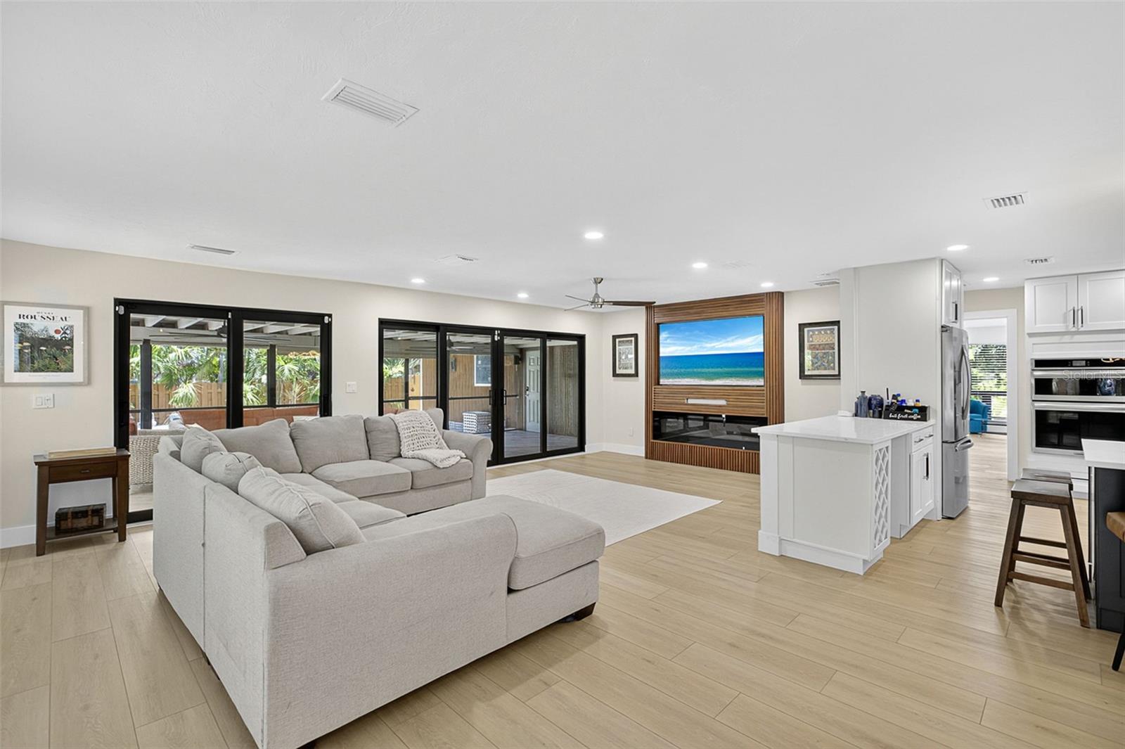 BAY ISLAND PARK - Residential