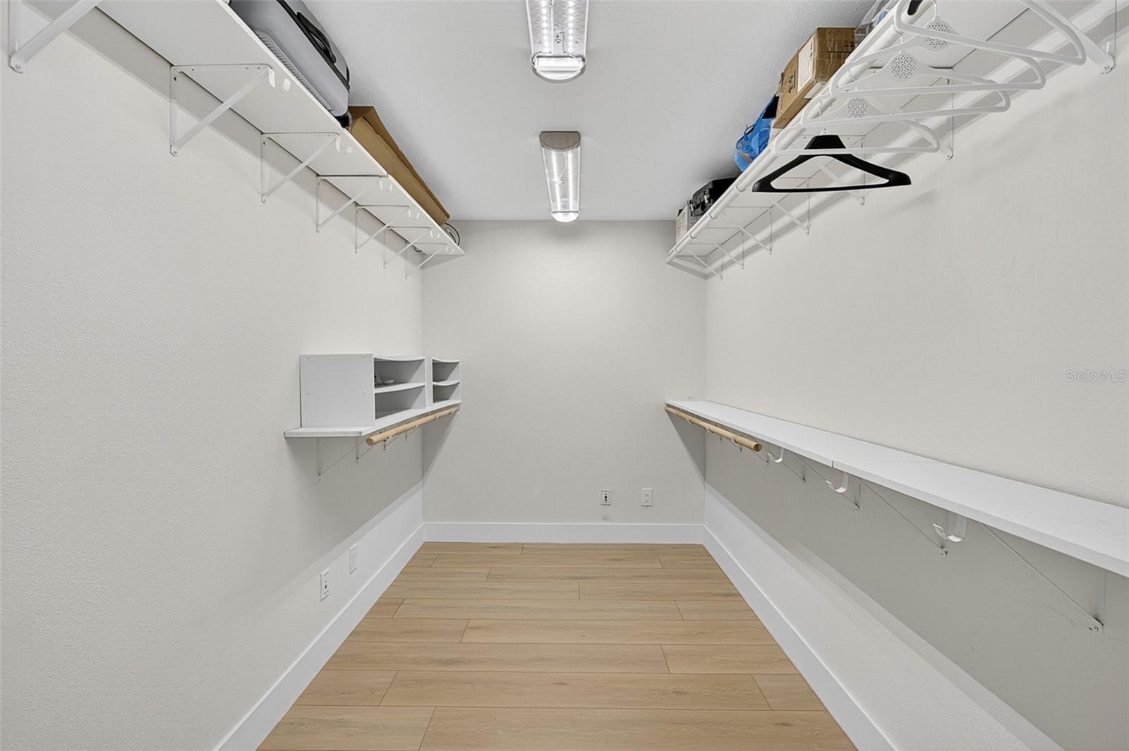 BAY ISLAND PARK - Residential