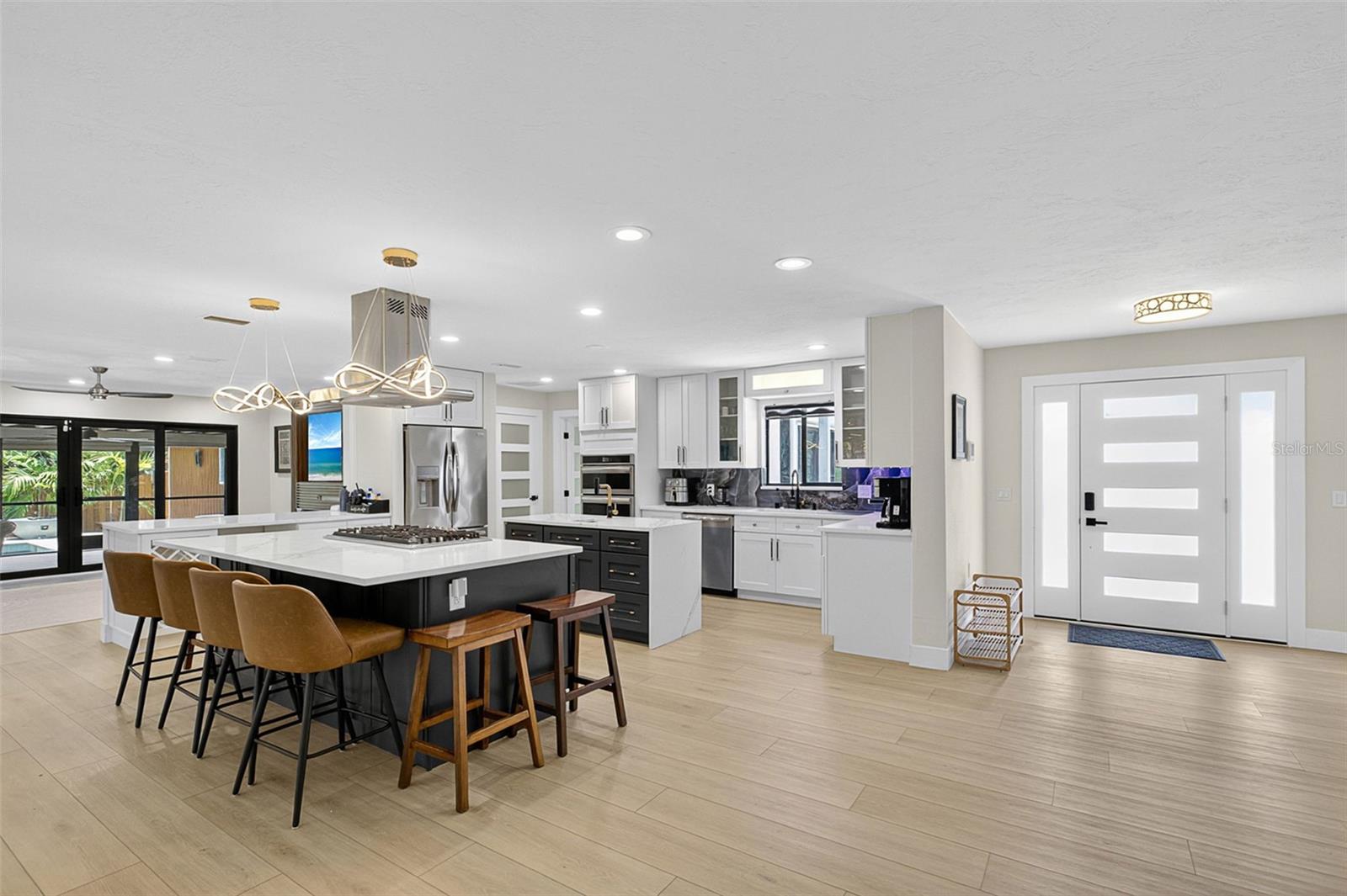 BAY ISLAND PARK - Residential