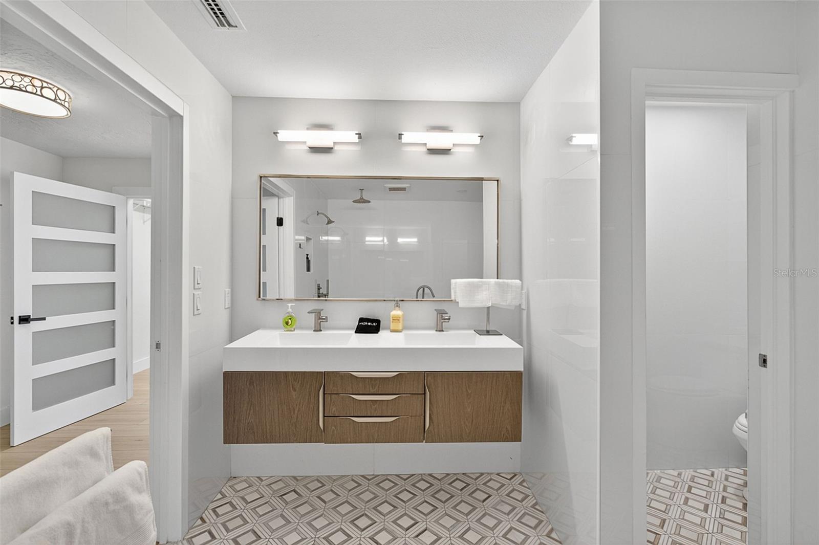 BAY ISLAND PARK - Residential