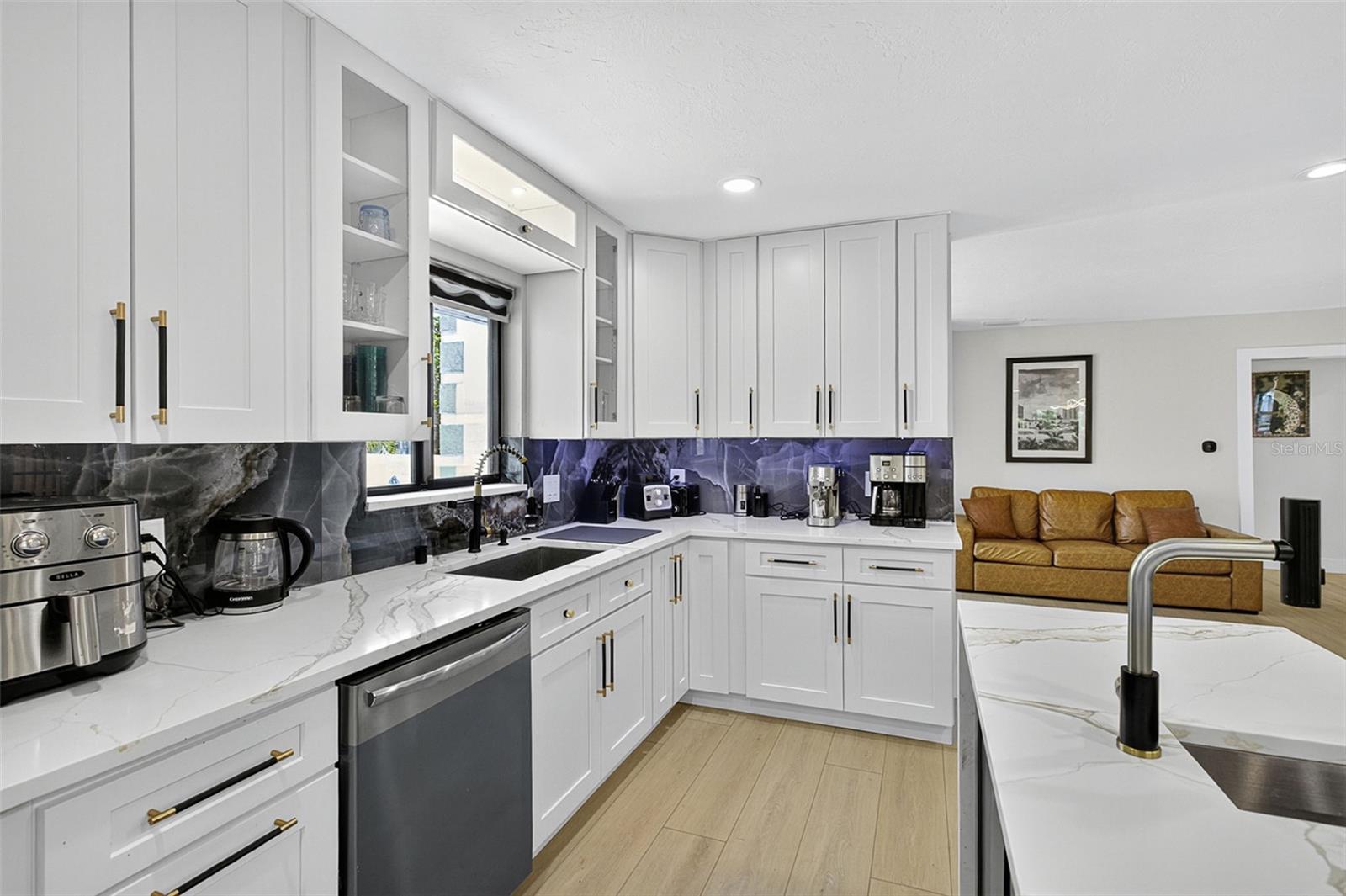 BAY ISLAND PARK - Residential