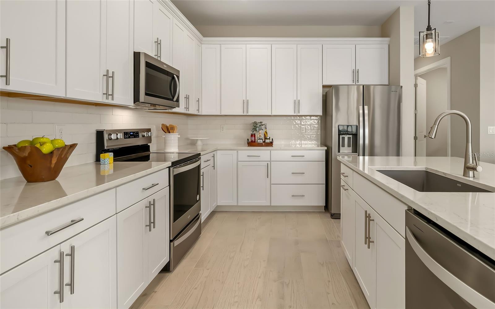 LAKESPUR AT WELLEN PARK3570 - Residential