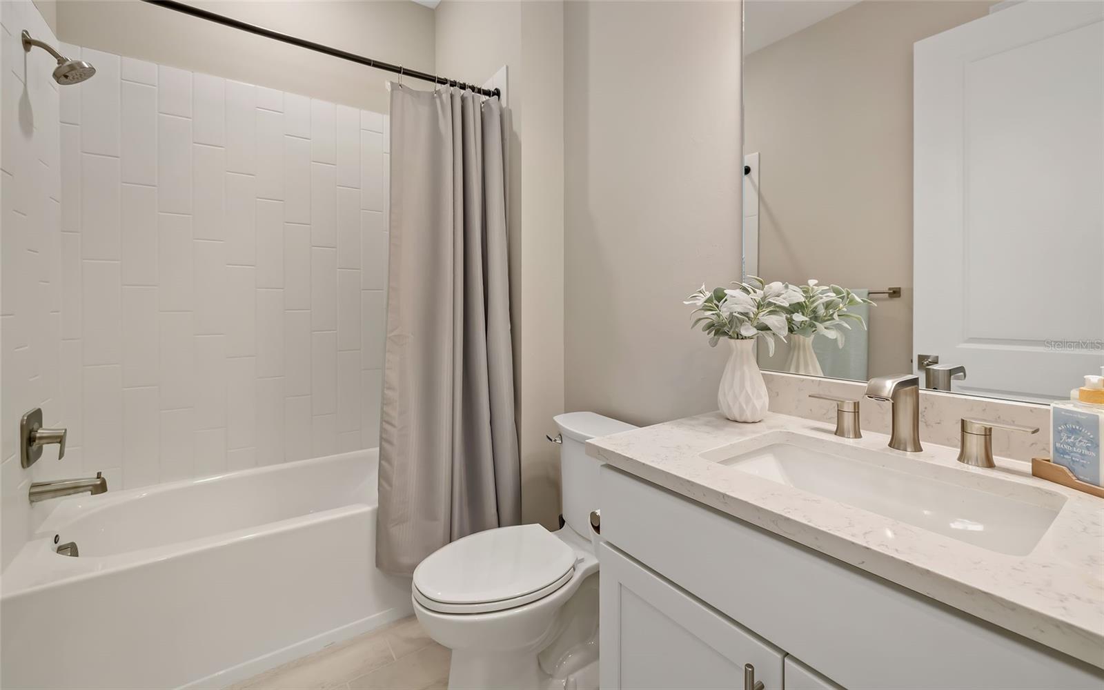 LAKESPUR AT WELLEN PARK3570 - Residential