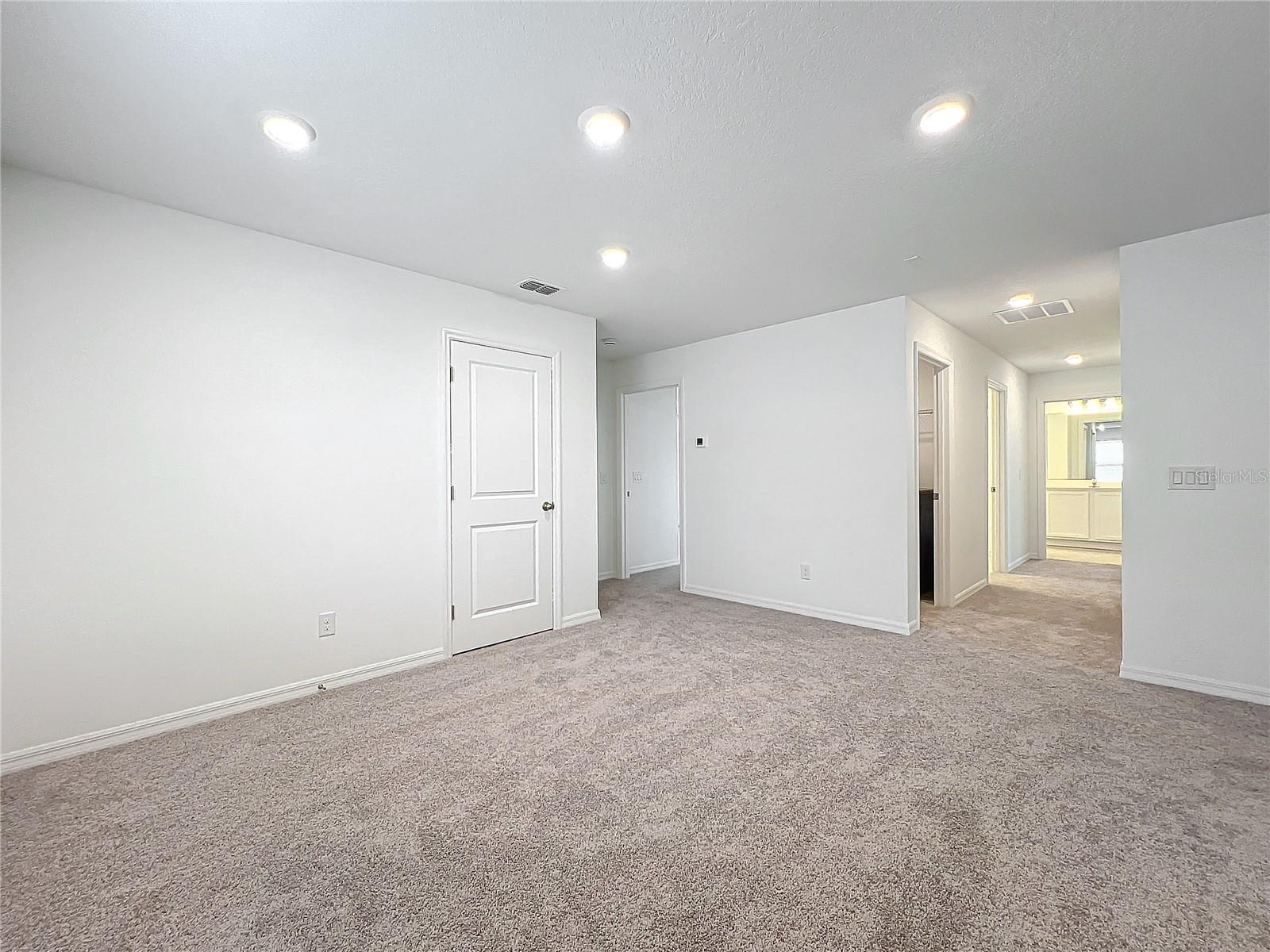 HAMPTON OAKS - Residential Lease