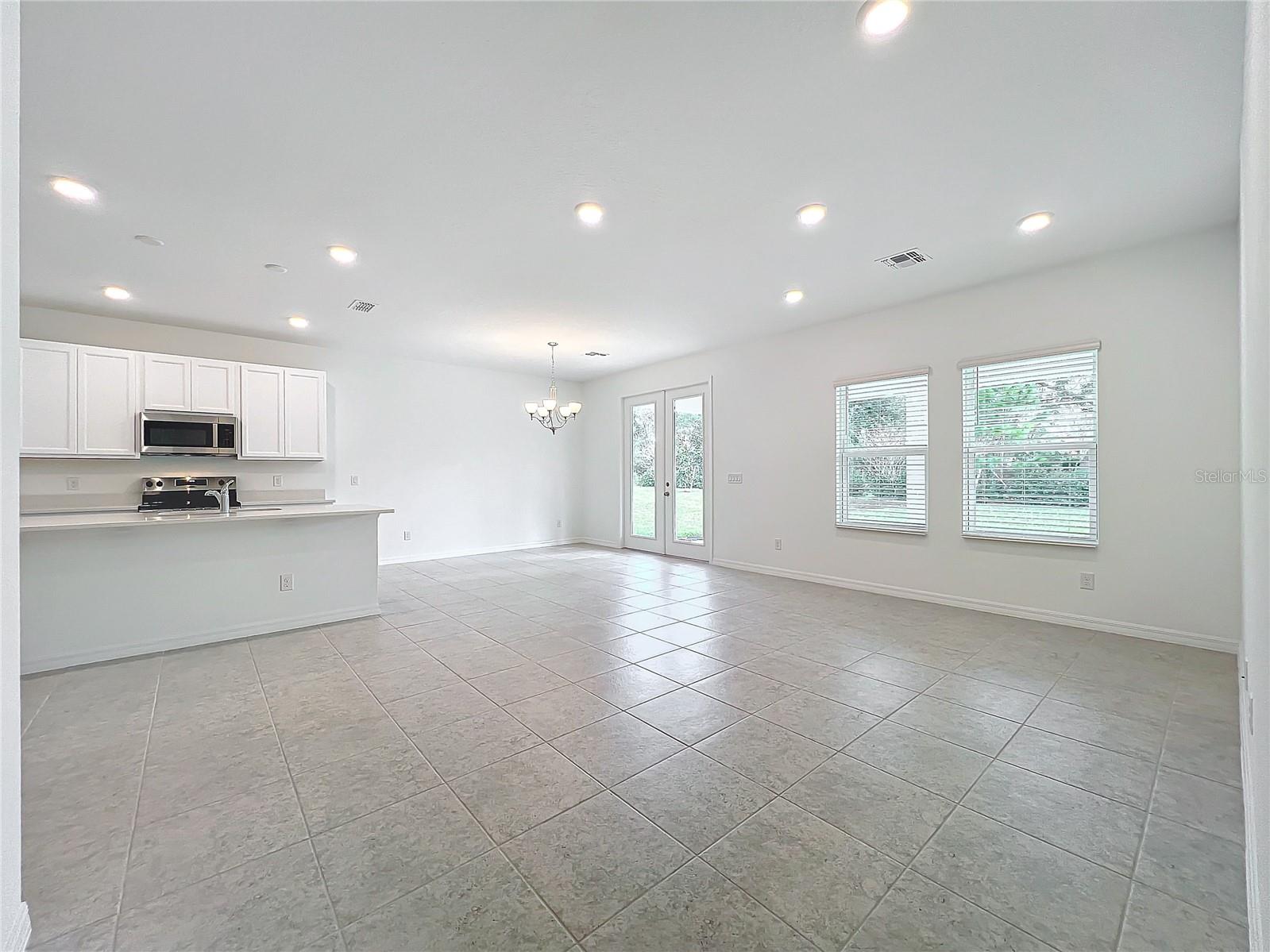 HAMPTON OAKS - Residential Lease