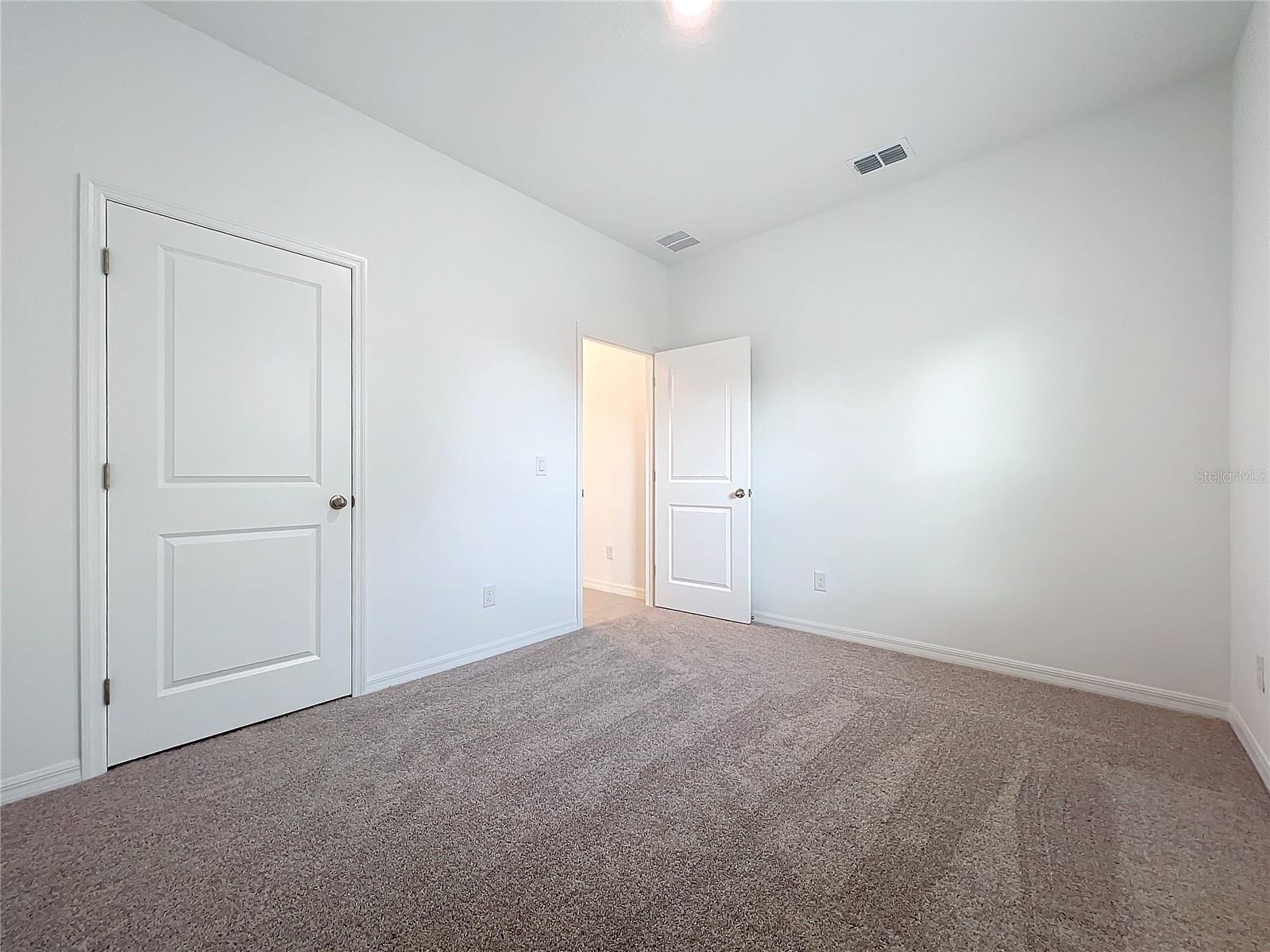 HAMPTON OAKS - Residential Lease
