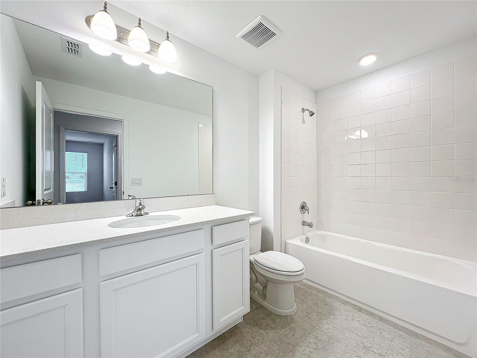 HAMPTON OAKS - Residential Lease